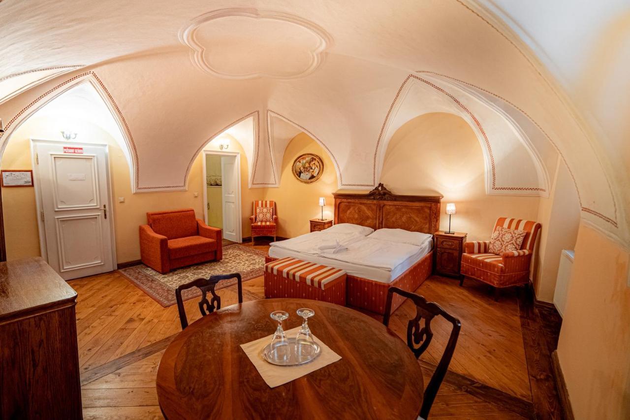 Banská Štiavnica Penzion Cosmopolitan Ii. מראה חיצוני תמונה