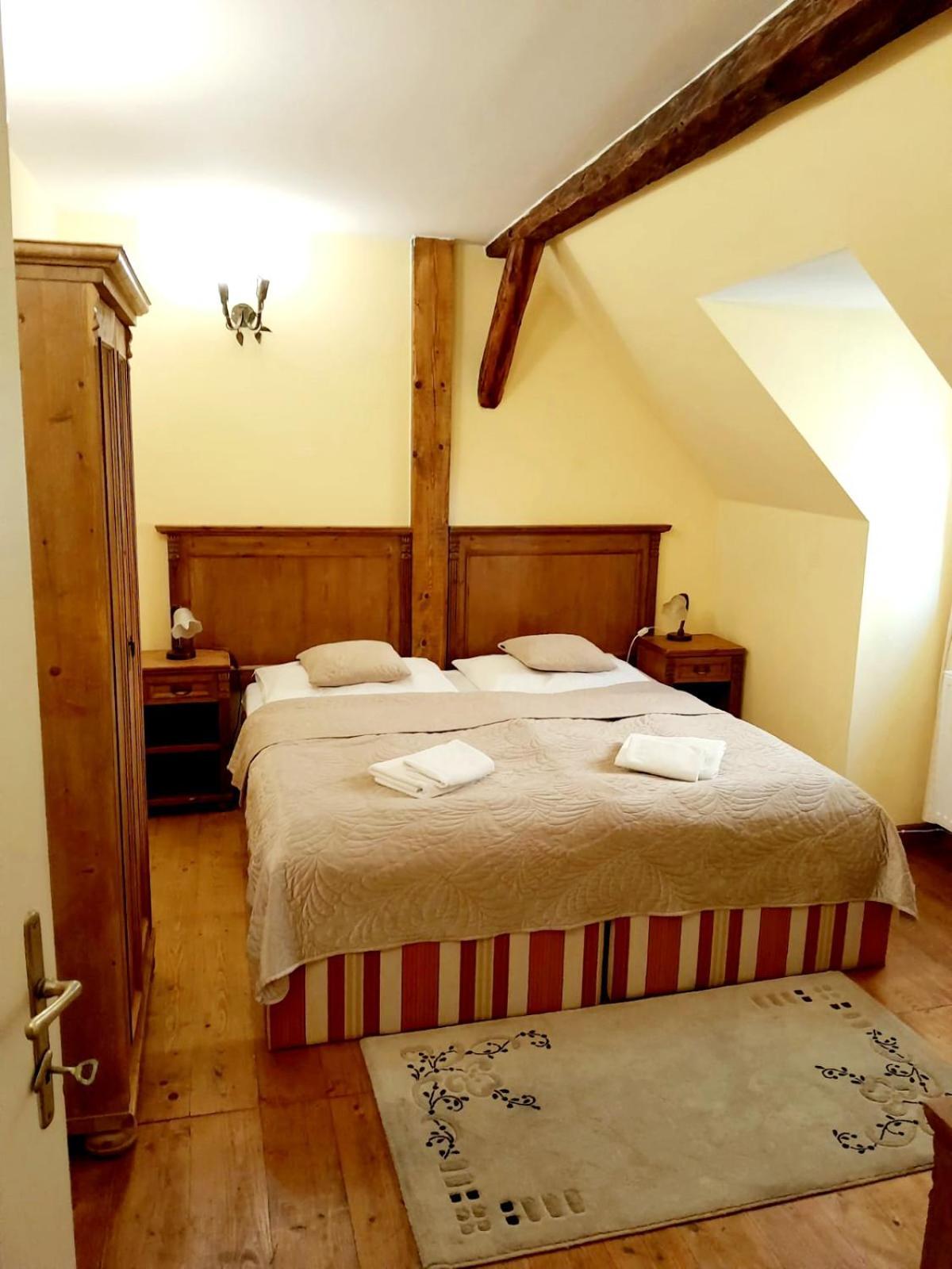 Banská Štiavnica Penzion Cosmopolitan Ii. מראה חיצוני תמונה